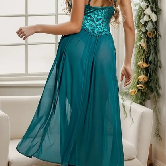 COPY - Floral lace nightdress - Picture 4 of 5